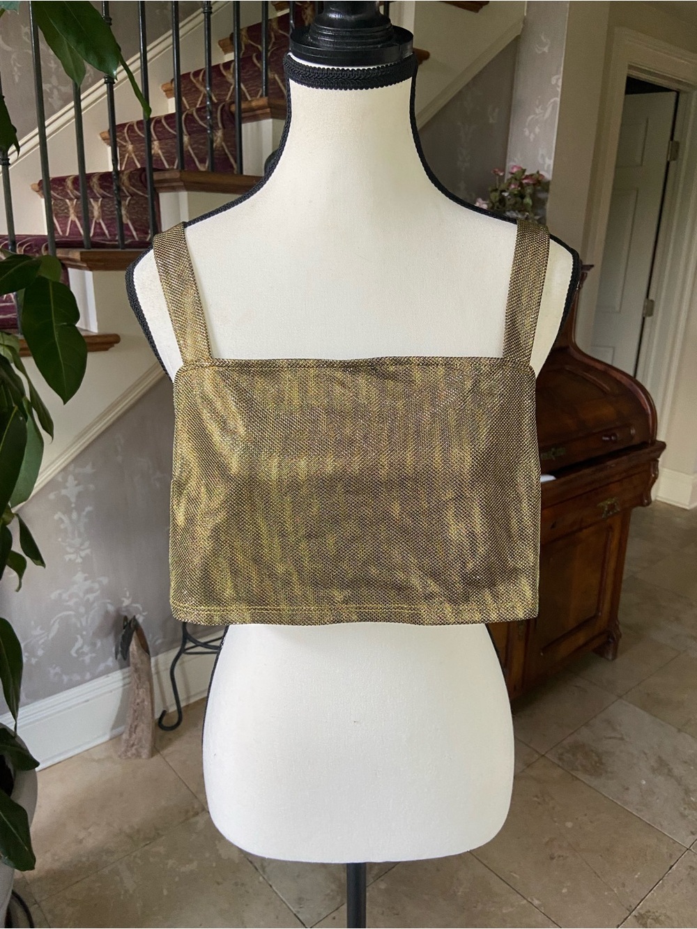 Sincerely Jules Gold Metallic Shimmer Crop Top Size L NWT Shimmer Bachelorette